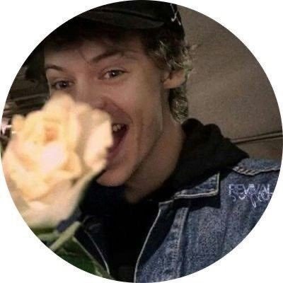 if it all goes wrong, darling just hold on.💙
𝙨𝙝𝙚/𝙝𝙚𝙧