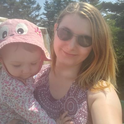 OxAmandaCrystal's profile picture. mom of beautiful baby girl❤👣
I enjoy baking, cooking 
do yoga everyday morning.
have been working out the past couple months, going to the gym working on me💪