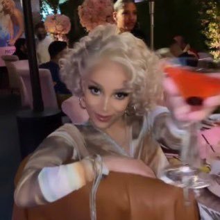 youblowmy's profile picture. I came here to cry