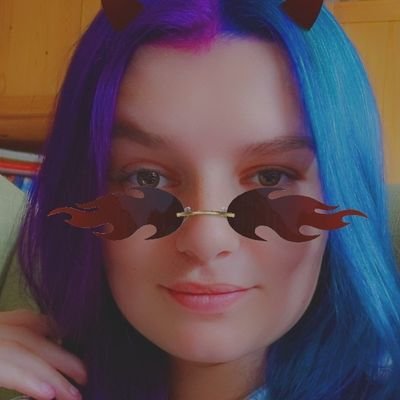 Nadia_Borgdorff's profile picture. She/they, likes DSMP and creating art :)