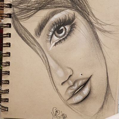 عاشقه للرسم والتصميم والديكوباج ومحبه للسفر ومجالي التجميل💄
كل ماتبدعه الانامل محط اهتمامي وانتباهي👌
