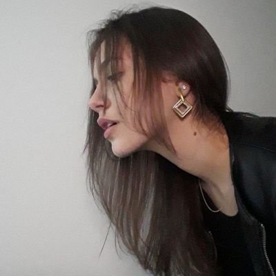 leticiagenovaa's profile picture. 