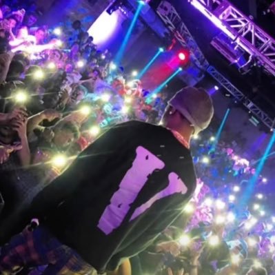 Flawles74400491's profile picture. 