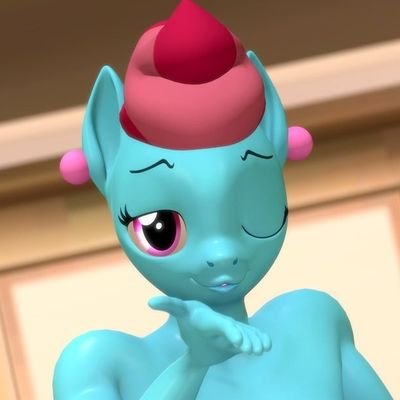 I am Mrs cake that love sweet and cake ^^ my heart belongs to @CelestiaMama love you ❤

my pink pony oc name HeartMaker I play as well ^^ 

FYI I am a guy in rl