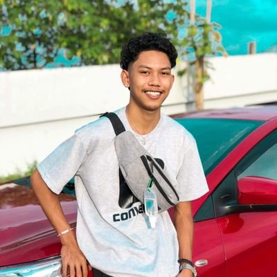 MoradaRuzzelle's profile picture. Paradoxical