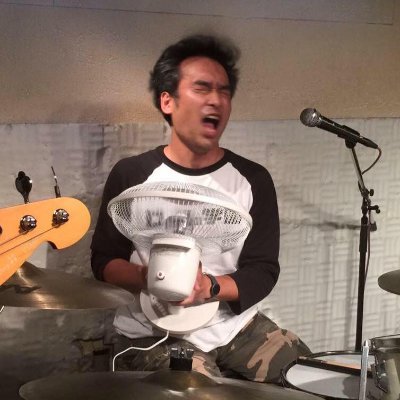 毎月最終金曜日かその前の金曜日に神田Isoldeでドラム叩いてます。 beer, guitar, drums, bike, football, Bourbon Room, Isolde Past member of 桔梗 and ナオミ. Master of Biology(Isodon, Bumblebee)