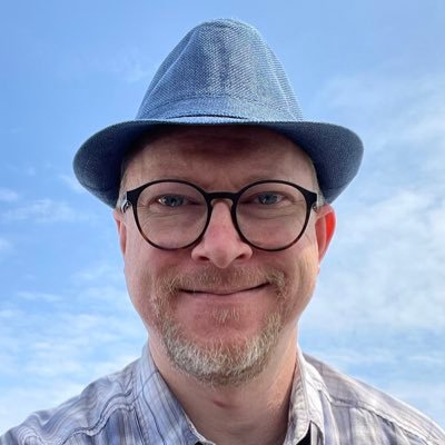 Co-owner and co-founder of 24U. After my family, my heart beats for FileMaker and everything Apple.