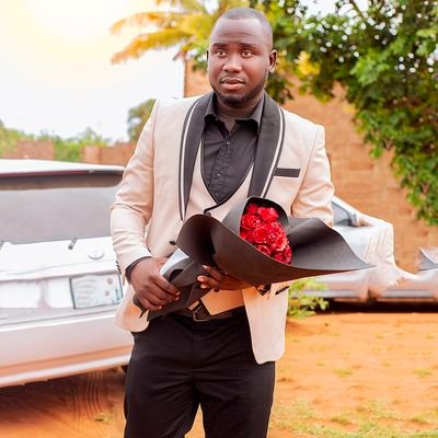 Estevaojunior18's profile picture. 