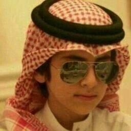 اذكرو ابوي بدعوه تسعده في قبره لعل احدكم اقرب الى الله مني منزله 💗🍃.
