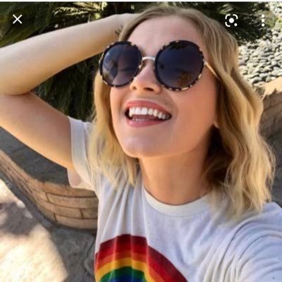 ElifuEz's profile picture. Mezardakilerin pişman oldukları şeyler için Dünyadakiler birbirini yiyor.. #Tutunamayanlar