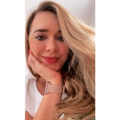 AlineSampaioVi1's profile picture. um ser humano em busca de equilíbrio, paz interior e memes! levar a vida leve e sorrir,afinal se você não fizer piada dos tropeços, as vitórias não terão graça