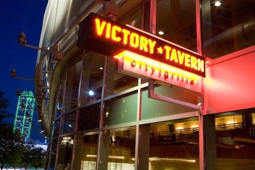 Victory Tavern is located outside of American Airlines Center on the southeast corner! Lunch, happy hour, dinner, or private events, we do it all! 214-432-1900