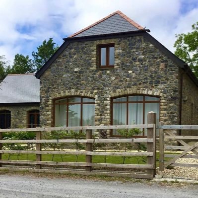 Self catering holiday cottage with a distinctive venue hall for hire. Just 1 mile from the A38 between Exeter, Plymouth and Torbay within idyllic countryside.