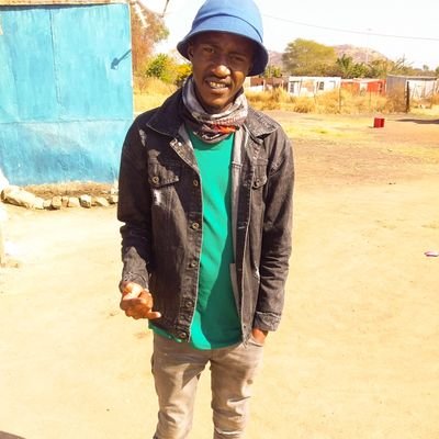 young & Admirable
{Producer /Deejay&Graphic Designer