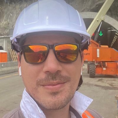 haishirenma's profile picture. Good man
