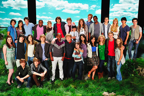 CelebRP's profile picture. This is a celebrity RP. Where FAKE celebrities can join, by becoming their favorite celebrities! Owner: @NinaDobrevCD Let's have fun!