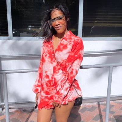 pretty_shawtyy's profile picture. live like its your last day