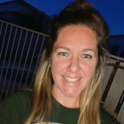 teach_couture's profile picture. Mom 💚 English Teacher 💚 Mentor