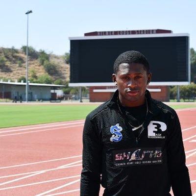 LA📍Mtsac ➡️ S.H.A.R.K.S Exercise science major 📚 60m 100m &200m /Barstool athlete