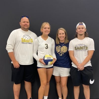 JulieBr93183067's profile picture. 4th grade teacher.                                    I love to help others and be with family and friends!! Family and friends are my❤️