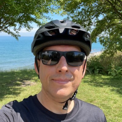 ronnievera's profile picture. 