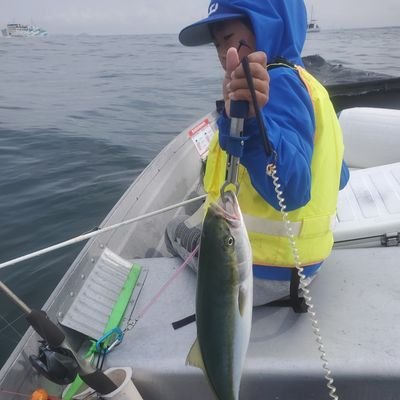 子供の頃、渓流で育ち、最近海に目覚めました❗岐阜県在住、44歳。２馬力ゴムボートで空き足らず、船舶免許取得して、三河湾へ狂ったように通っています。釣れない。タイラバが好きかなー。子供を洗脳中。😢無言フォローすみません。