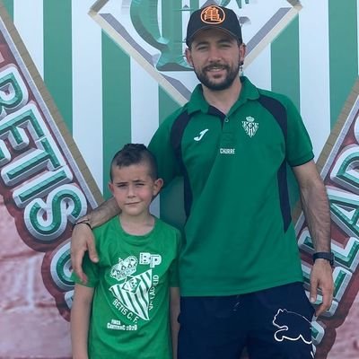 Taxista de Pucela.
Entrenador Betis B Benjamín y Betis B Prebenjamín.
Jugador y Presidente de Peña Amigos de San Isidro. 
Tiki-Taka de Dardos en club El Álamo.