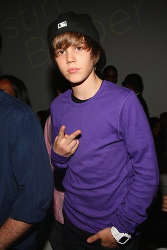 BELIEBER. i follow people randomly so please follow me back
