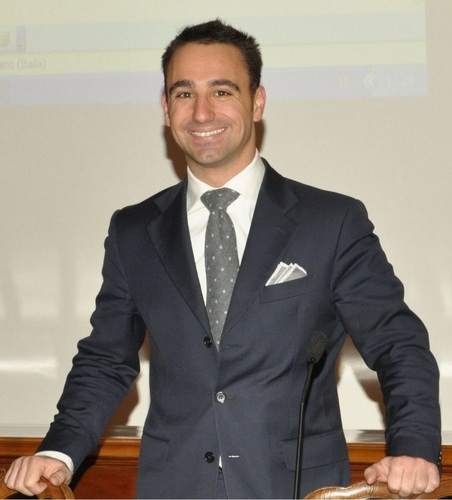 Aaronzat's profile picture. Electronic Engineer; physicist; Bain consultant.