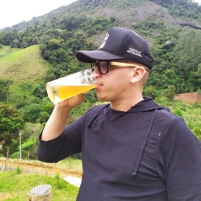 Pai de Família, Militar, e Gambiarreiro nas horas vagas. Cerveja artesanal, charcutaria, cozinha em geral Política, futebol, são alguns de s assuntos que gosto.