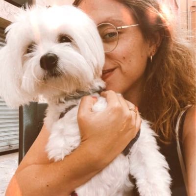 🌷🐶🌙 Herba aquí ou acolá, però ara aquí.