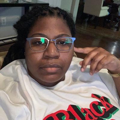 madame_nike48's profile picture. 🗣 “Jesus Christ had dreads, so shake em!”- E-40