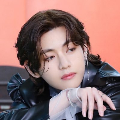 PINK_V1230's profile picture. BTS V #뷔 #태형 -HQ=♡