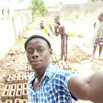 ModouLa35987225's profile picture. No time to hate 😡