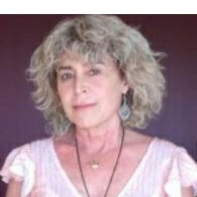 DueryLilian's profile picture. Periodista  y escritora cientifica,  Flasco, Unesco.