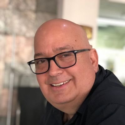 Estratega 33 años de experiencia en 12 países, Dir. del Máster en Marketing Político Autor del libro GANA EL QUE MENOS SE EQUIVOCA-ProLibertad 🇺🇦🇻🇪