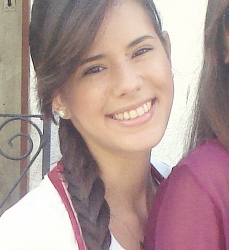 '      Mas ela diz, que um dia a gente há de ser feliz...