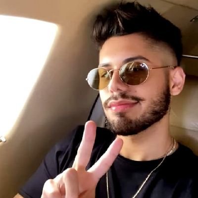 Ele Segue / Já curtiu / Rt / Já respondeu ♥️
'Amar não estava nos meus planos, mas eu te encontrei @zefelipecantor '♥️


Fan account