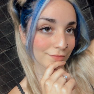 mimi_firex's profile picture. En mi ser la espiritualidad y la sexualidad van de la mano, se conectan atravez como el cielo y la tierra... hagamos magia bb