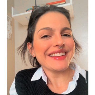 MaSantos_ps's profile picture. @mariliasantops _Viva e deixe viver🌻🌊