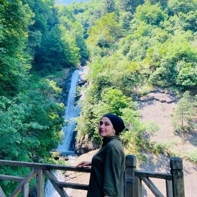 Elif55447075's profile picture. ihtimaller sana özel