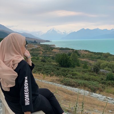 elaikhazahar's profile picture. 