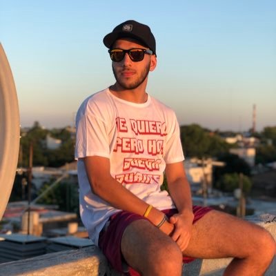 A él le toca crecer, y a mi menguar.