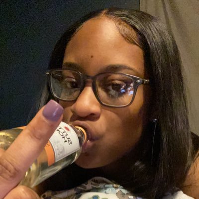 therealkelz__'s profile picture. I am me nothing more nothing less