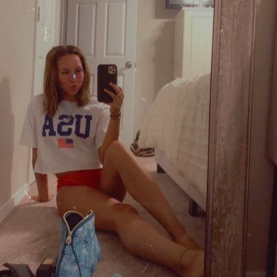 kennedyclair101's profile picture. never doubt your self worth 👑