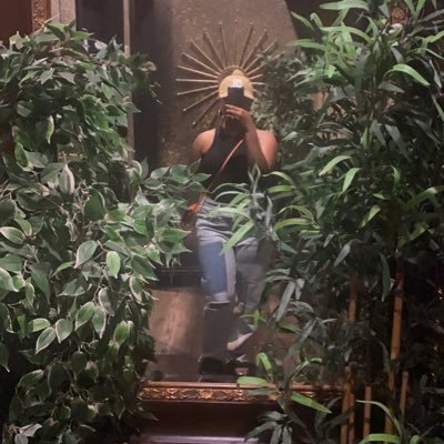 Yaazzaayyy's profile picture. 