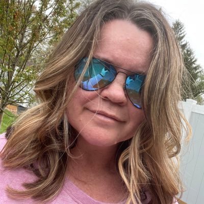 Lax Mom 🥍 💙 | retired hockey mom 🏒 | strength& mediation & vacation for me 🏋🏼‍♀️🧘🏼‍♂️ 🏖| best wife ever 💃🕺🏼