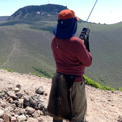 無線や登山など趣味専用の垢だったが…。シリベシAA160は昔の電監コール。数年前まで公務員、今はタンクローリードライバー。無言フォロー連発しますがお許しを。格闘技好きで剣道四段、柔道初段、芦原空手初段。防災士。まさる部員。