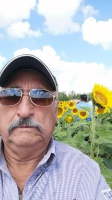 migueangelsg's profile picture. gracias a mis padres por la vida que me han dado a dios por sus bendiciones