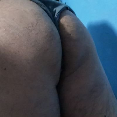 Hola, busco alguien discreto yo ando experimentando 29 años si es menor que yo me encantaría pasarla rico...